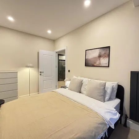 Lägenhet Luxury 2br In Nisantasi *